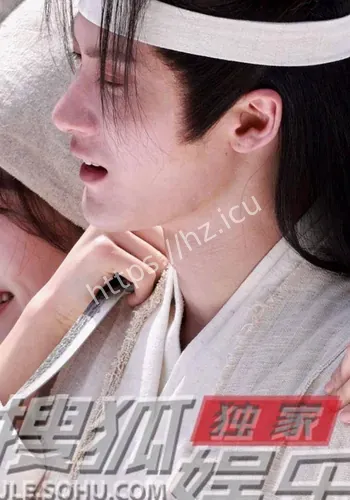 卢昱晓片场挟状态在线